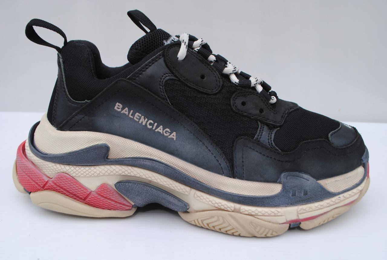 How to Lace Balenciaga Triple S: 8 Fun and Fab Styles!