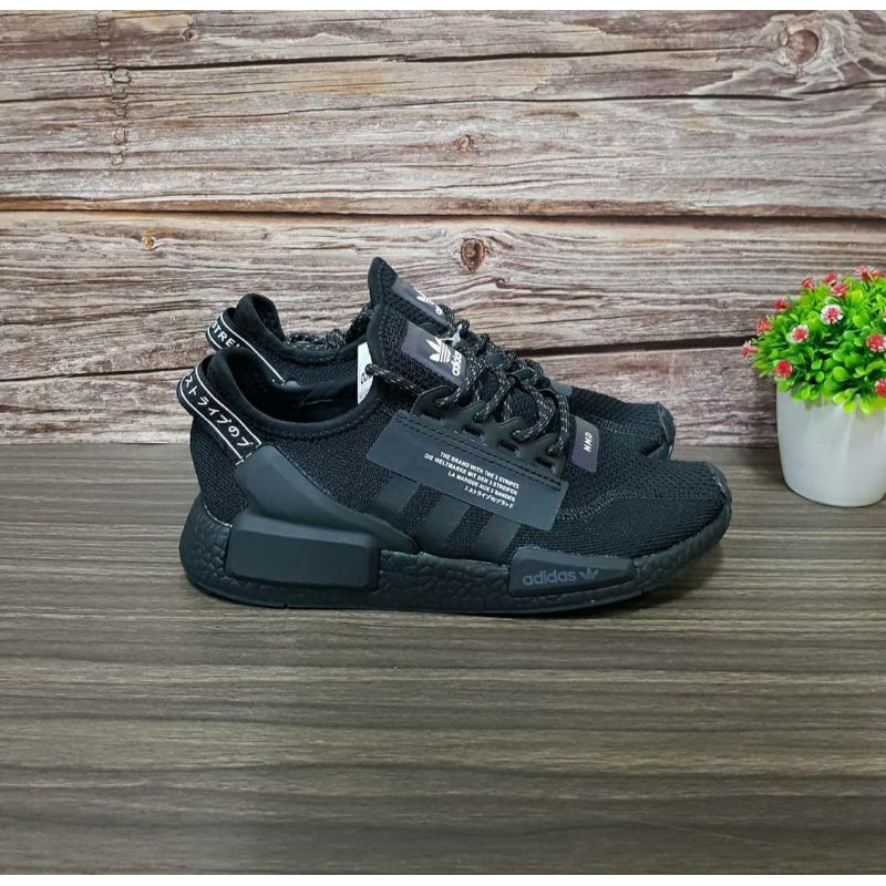 Adidas NMD R1, kombinasi urban style dan kenyamanan fleksibel untuk aktivitas
