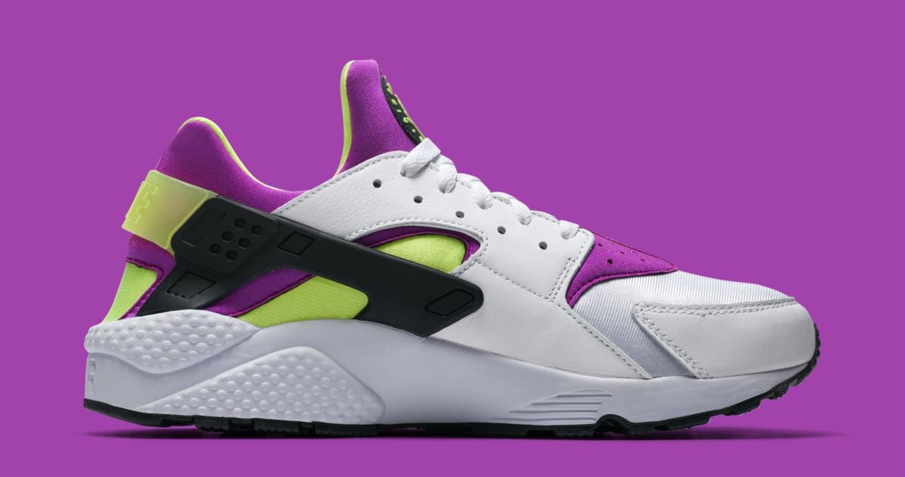 A Vibrant Take on the Nike Air Huarache | Complex Nike Air Huarache menghadirkan inovasi bentuk dan kenyamanan yang futuristik