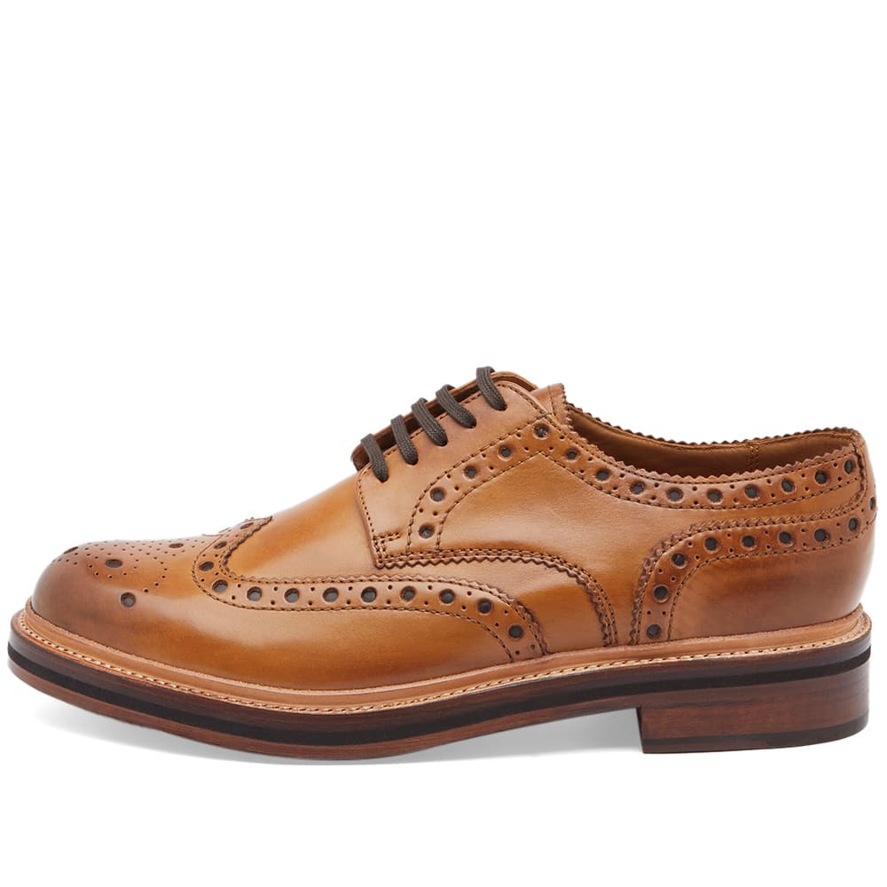 Gaya kasual premium dengan sentuhan tradisi Inggris lewat Grenson Archie Brogue