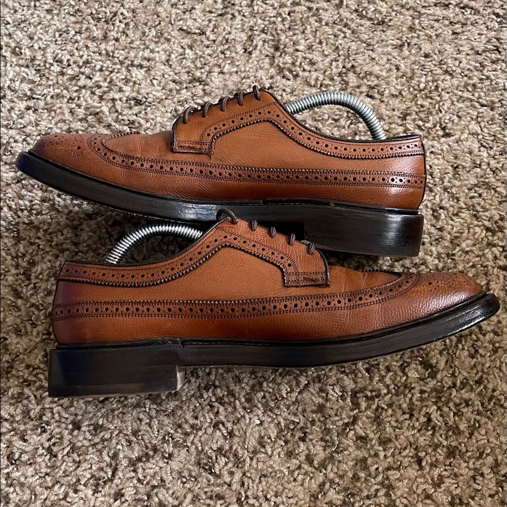 Florsheim Kenmoor Longwing memadukan keanggunan klasik dengan detail brogue elegan