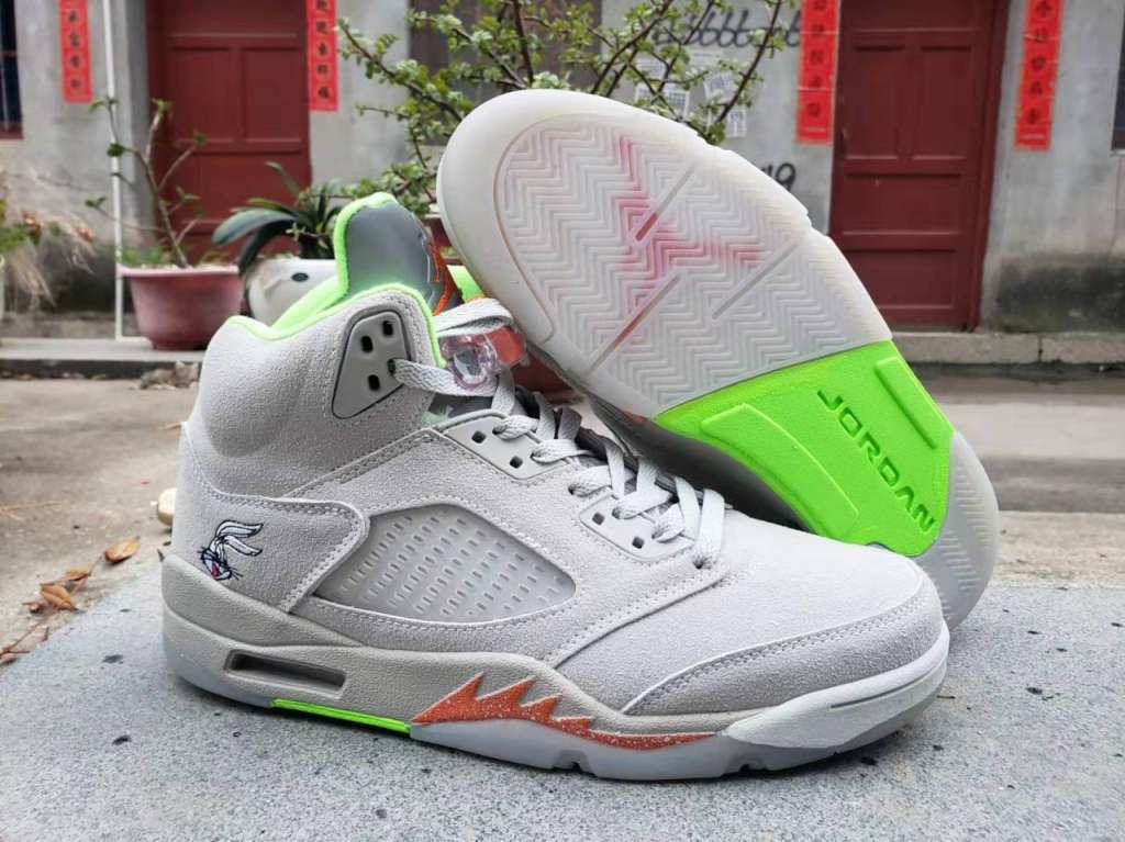 Glow Classic: Air Jordan 5 Green Bean 2006 Sneaker Retro Populer