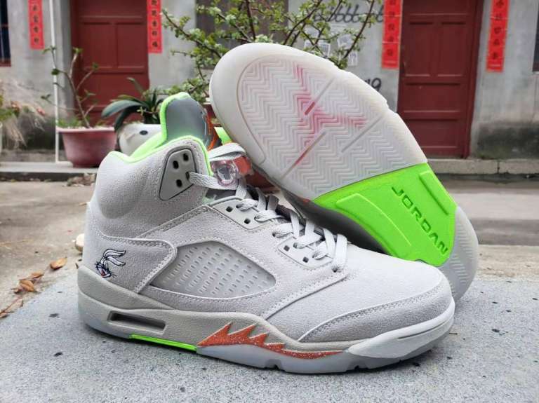 Glow Classic: Air Jordan 5 Green Bean 2006 Sneaker Retro Populer
