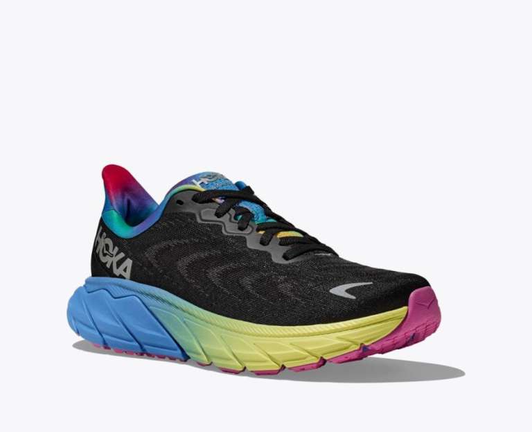 10 Rekomendasi Sepatu Hoka Terbaik untuk Lari, Super Empuk!