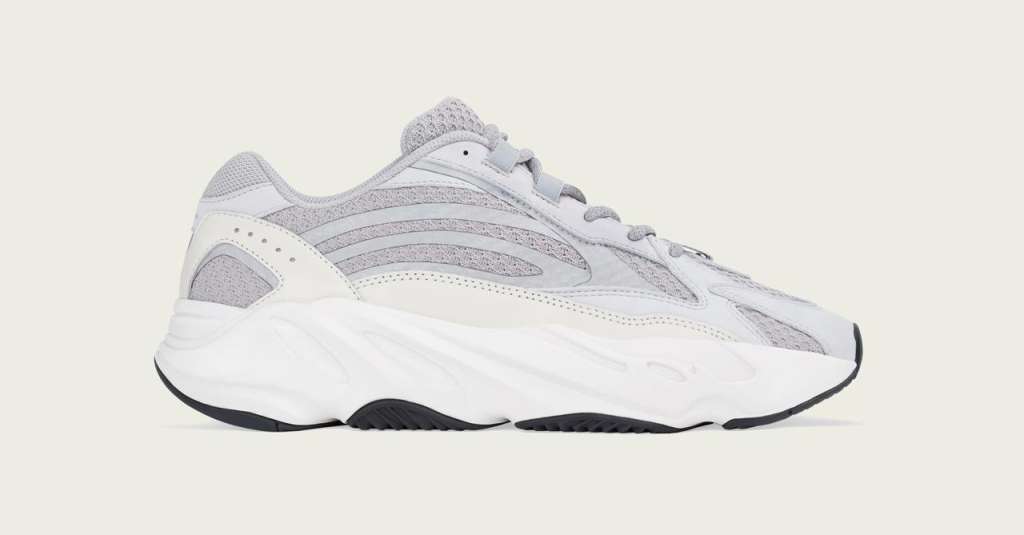 Yeezy Boost 700, desain chunky khas Kanye West yang tetap dominan di tren