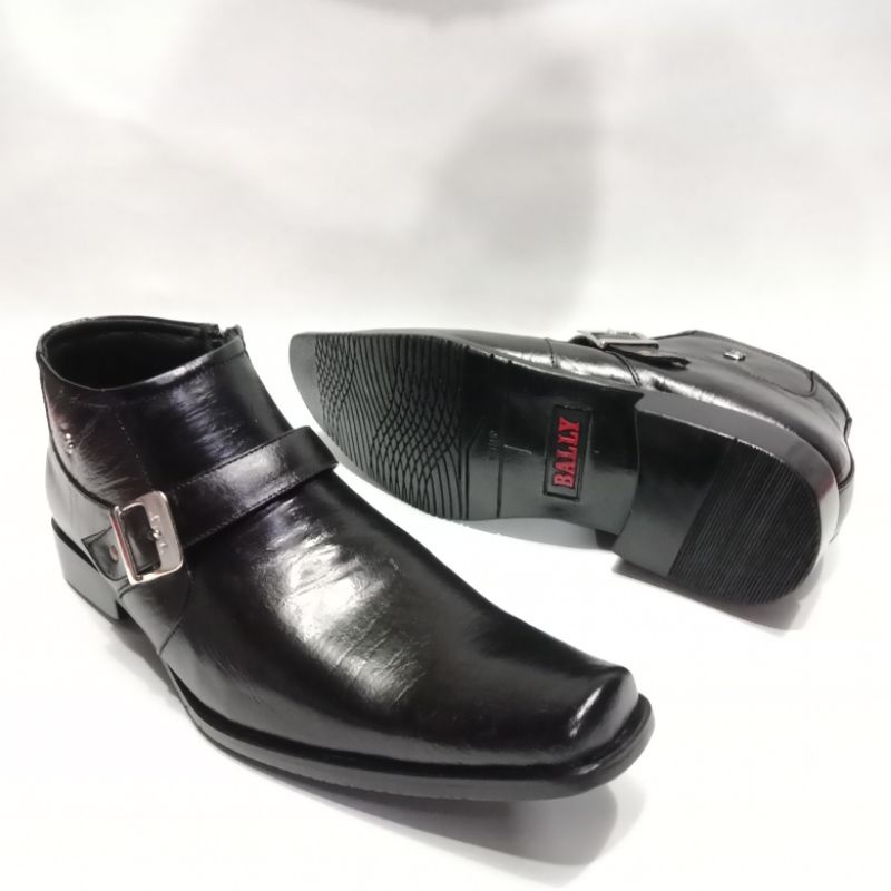 Bally Scribe Oxford, sepatu formal Swiss dengan detail halus dan kesan eksklusif