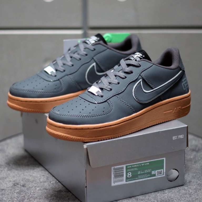 Nike Air Force 1 tetap mendunia sebagai ikon gaya urban dan fashion klasik