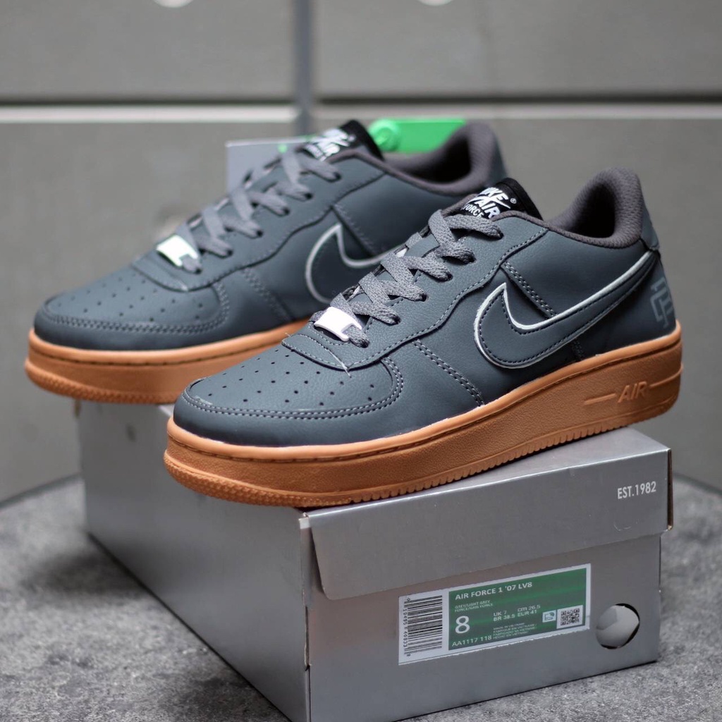 Nike Air Force 1 tetap mendunia sebagai ikon gaya urban dan fashion klasik