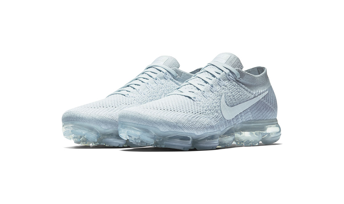 Nike VaporMax Flyknit dengan bantalan udara penuh dan tampilan ringan modern