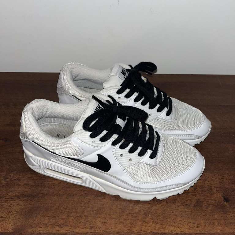 Desain abadi dan nyaman, Nike Air Max 90 masih jadi favorit penggemar retro