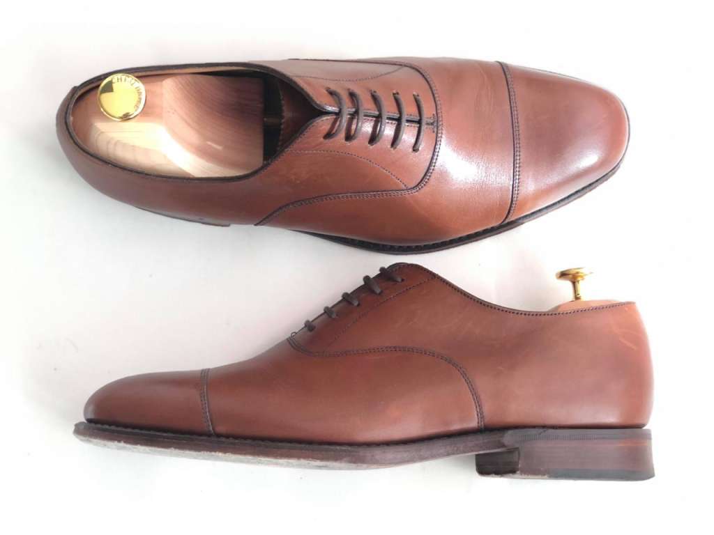 Loake 1880 Oxford tampil formal berkelas dengan konstruksi khas Goodyear Welt