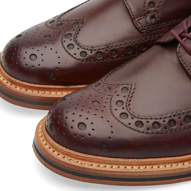 Gaya kasual premium dengan sentuhan tradisi Inggris lewat Grenson Archie Brogue