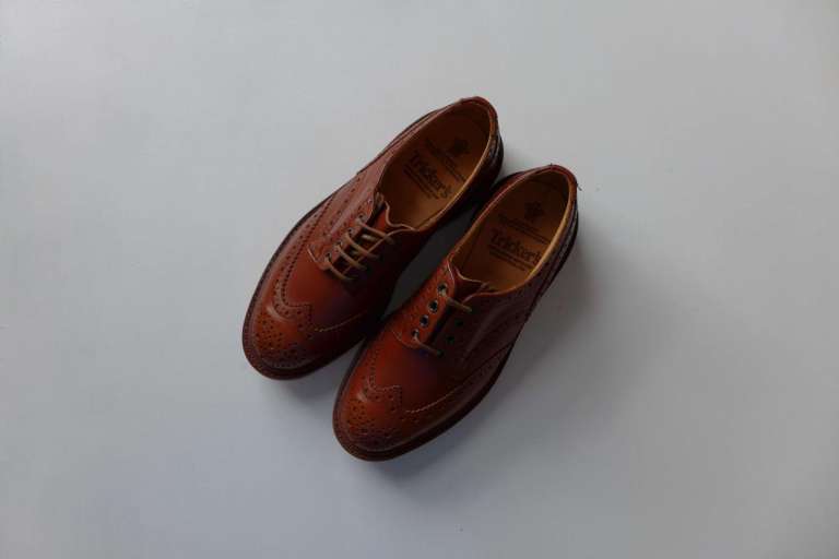 Tricker’s Bourton Brogue, karya sepatu Inggris dengan detail handmade sempurna
