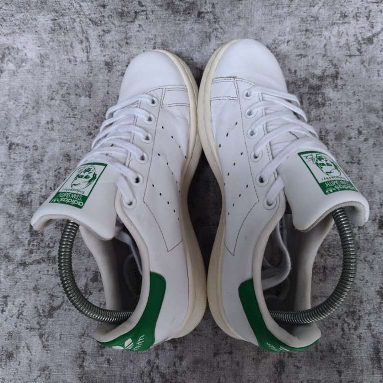 Stan Smith Adidas, pilihan elegan minimalis yang selalu relevan di dunia fashion